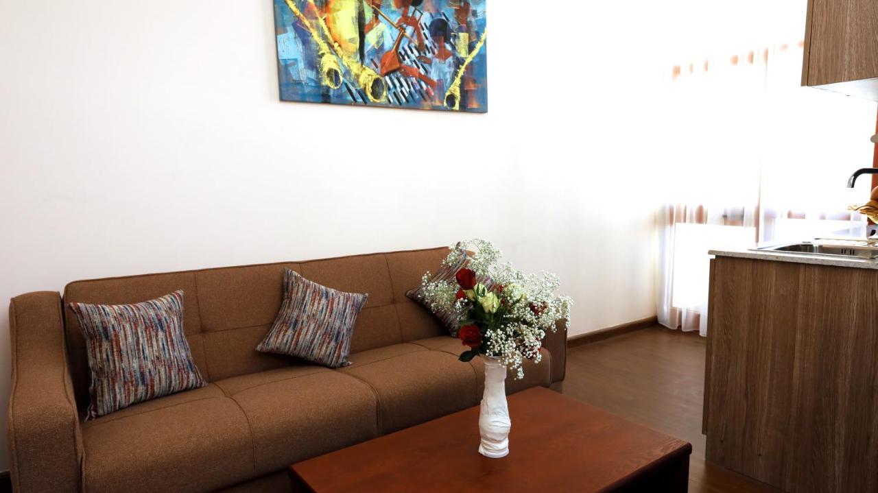 Black Horse Hotel Apartment Аддис-Абеба Екстер'єр фото