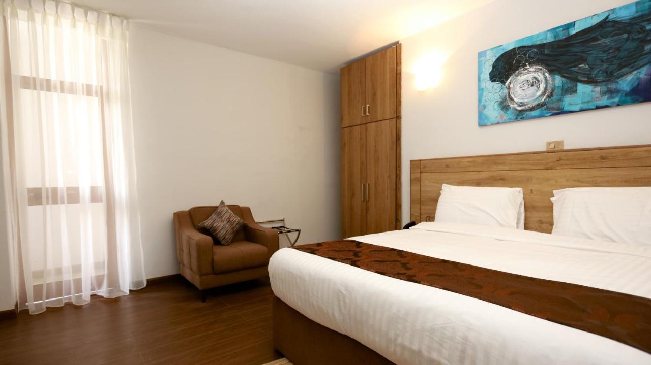 Black Horse Hotel Apartment Аддис-Абеба Екстер'єр фото