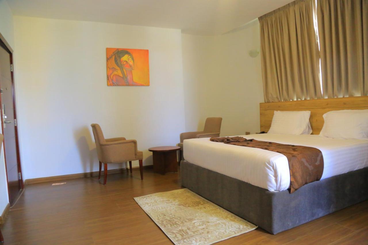 Black Horse Hotel Apartment Аддис-Абеба Екстер'єр фото