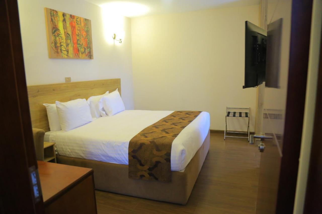 Black Horse Hotel Apartment Аддис-Абеба Екстер'єр фото