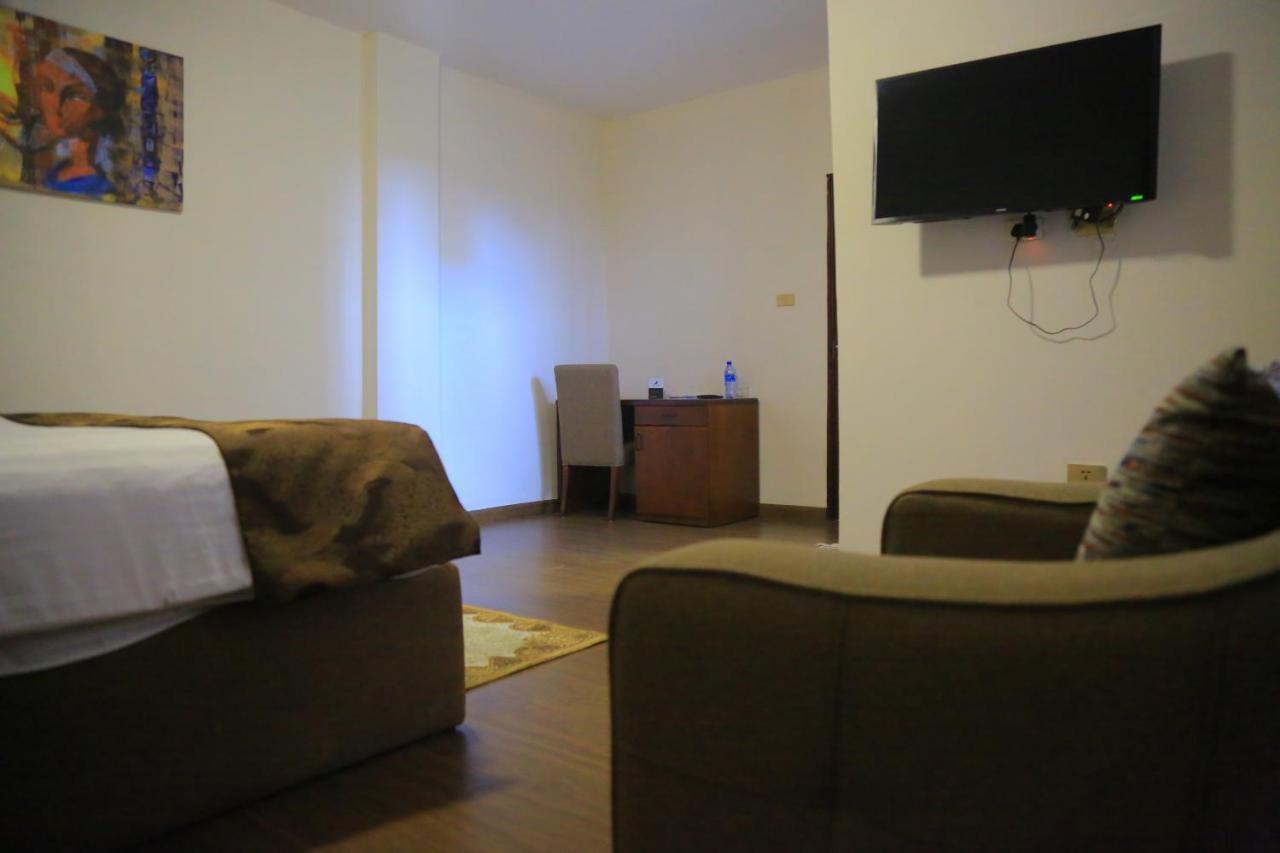 Black Horse Hotel Apartment Аддис-Абеба Екстер'єр фото